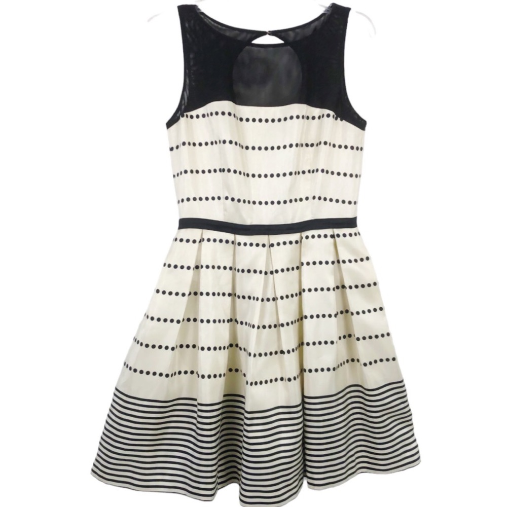Taylor Fit & Flare Ivory & Black Dress Size 6